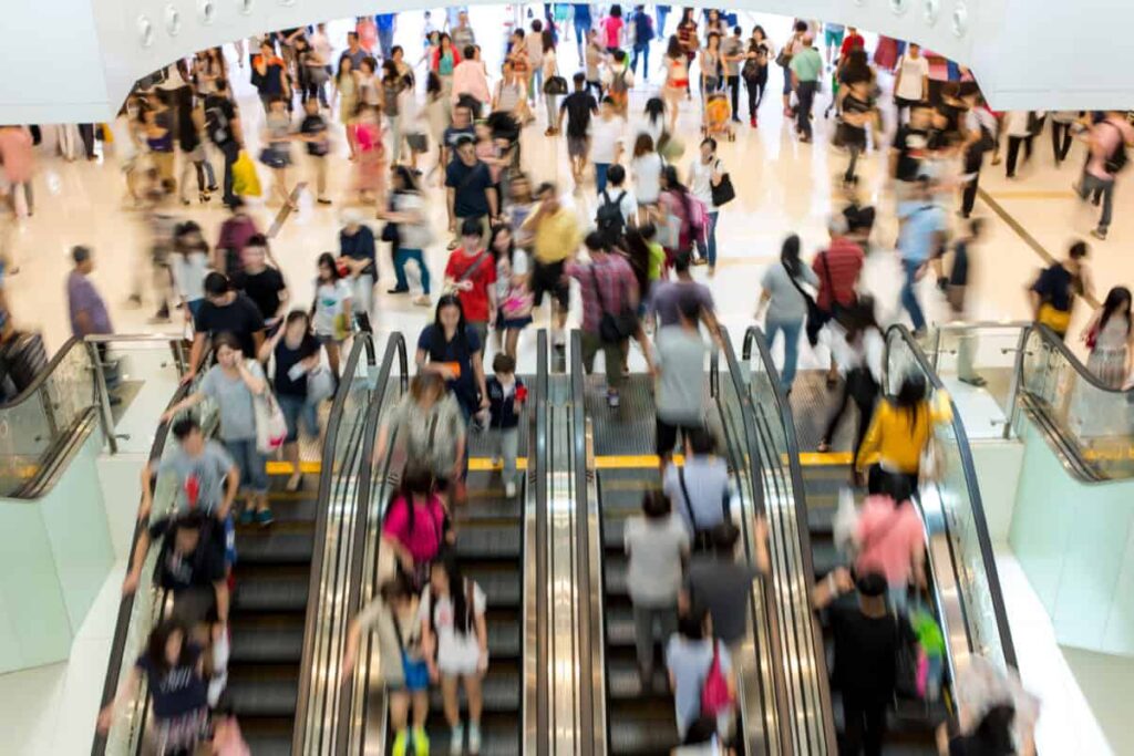 The Perfect TFSA Stock: A 6.1% Yield with Monthly Paycheques shoppers in an indoor mall